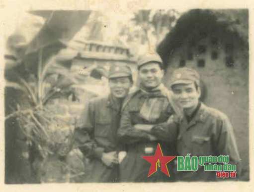 Bài thơ từ bên Đường 9